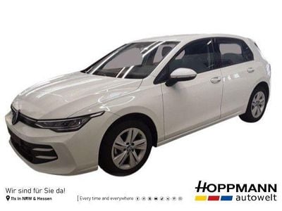 Second-hand VW Golf VIII Life 116 CP (85 kW) 2024 Alb Berlinǎ