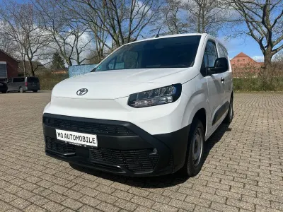 Begagnad Toyota Proace City City 102 HK (75 kW) 2025 Vit Minibuss