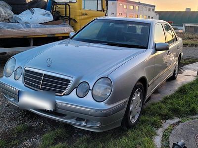 Mercedes E240