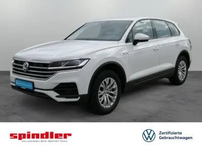 Gebraucht VW Touareg Basis 231 PS (169 kW) 2019 Pure white SUV
