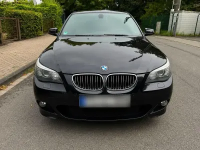 Gebraucht BMW 530 Sport Line 235 PS (172 kW) 2010 Blau Kombi