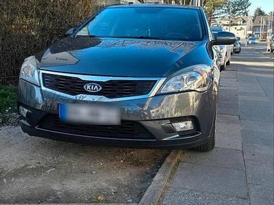 Gebraucht Kia Ceed 80 PS (58 kW) 2010 Grau Kleinwagen