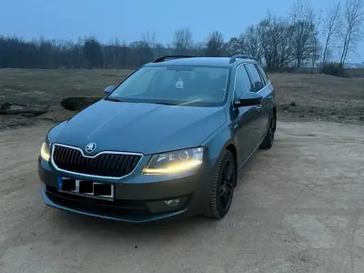 Gebraucht Skoda Octavia LAURIN & KLEMENT 179 PS (131 kW) 2017 Beige Kombi