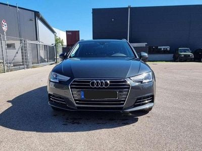 Grau Gebraucht 2018 Audi A4 Kombi | 17.500 € (Guter Preis)