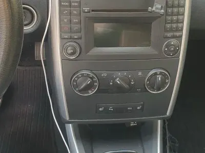 Gebraucht Mercedes A160 2011 Schwarz Kleinwagen