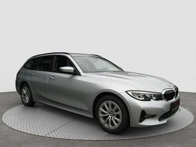 Gebraucht BMW 320 190 PS (139 kW) 2020 Glaciersilber metallic (metallic) Kombi