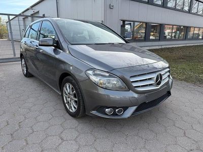 Usata Mercedes B180 109 CV (80 kW) 2013 Grigio Monovolume