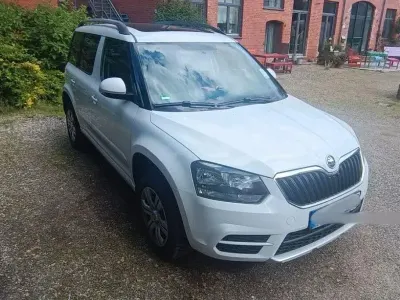 Gebraucht Skoda Yeti Active 105 PS (77 kW) 2015 Weiß SUV