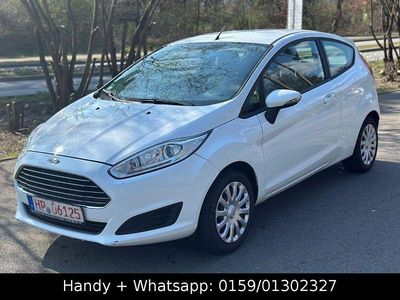 Gebraucht Ford Fiesta Trend 60 PS (44 kW) 2015 Weiß Kleinwagen