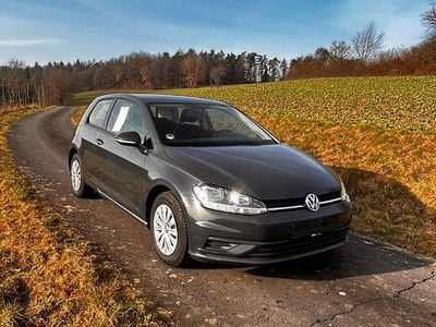 Gebraucht VW Golf VII 86 PS (63 kW) 2018 Grau Limousine