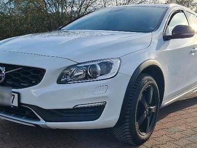 Gebraucht Volvo V60 CC 190 PS (139 kW) 2017 Weiß Kombi