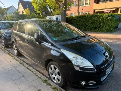 Gebraucht Peugeot 5008 114 PS (83 kW) 2013 Schwarz Van / Kleinbus