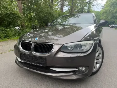 Gebraucht BMW 318 Cabriolet Comfort Edition 143 PS (105 kW) 2012 Grau Cabrio