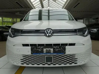 Używany VW Caddy Maxi Life 122 KM (89 kW) 2021 Biały Minivan