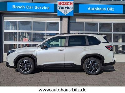 Neu Subaru Forester Exclusive+ 136 PS (100 kW) 2025 Crystal white perleffekt SUV