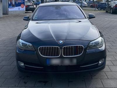 Gebraucht BMW 530 Sport Line 245 PS (180 kW) 2010 Grau Limousine