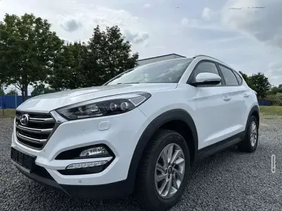 Gebraucht Hyundai Tucson Intro Edition 132 PS (97 kW) 2016 Weiß SUV