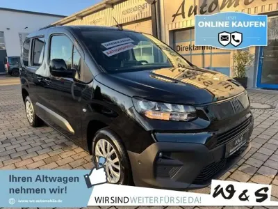 Gebraucht Fiat Doblò 102 PS (75 kW) 2025 Cinema schwarz Van / Kleinbus