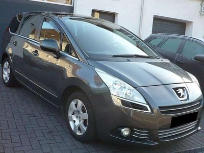 Gebraucht Peugeot 5008 156 PS (114 kW) 2010 Grau Van / Kleinbus