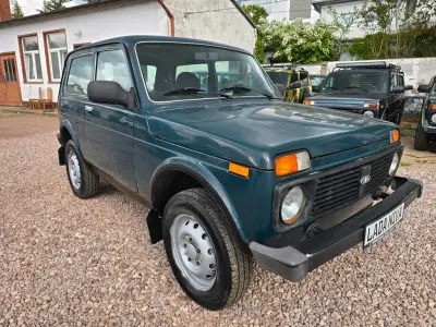 Gebraucht Lada niva 83 PS (61 kW) 2011 Grün SUV