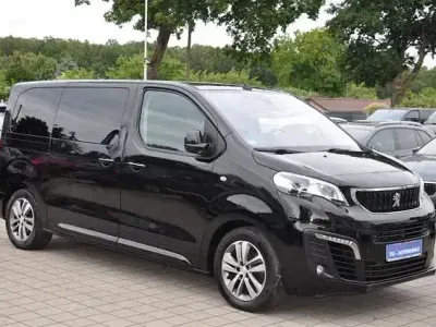 Gebraucht Peugeot Traveller Business-Line 177 PS (130 kW) 2023 Schwarz perla nera/ Van / Kleinbus