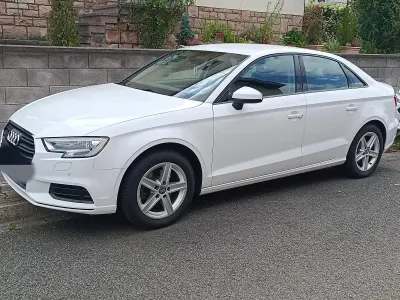 Gebraucht Audi A3 116 PS (85 kW) 2019 Weiß Limousine