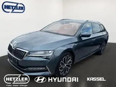Używany Skoda Superb LAURIN & KLEMENT 200 KM (147 kW) 2021 Szary Kombi