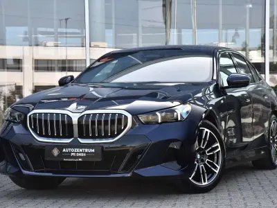Gebraucht BMW 520 M Sport 197 PS (144 kW) 2024 Tansanitblau Limousine