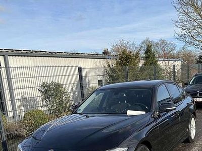 Gebraucht BMW 320 184 PS (135 kW) 2012 Limousine