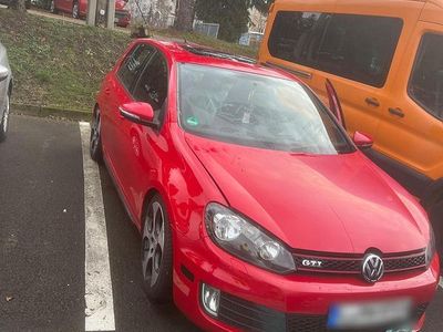Gebraucht VW Golf VI GTI 200 PS (147 kW) 2011 Rot Kleinwagen