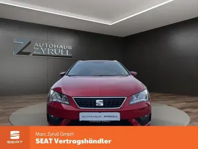 Gebraucht Seat Leon Style 131 PS (96 kW) 2019 Rot Limousine