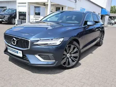 Gebraucht Volvo V60 Inscription 341 PS (250 kW) 2021 Denim blue Kombi