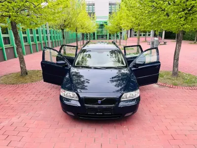 Używany Volvo V70 185 KM (136 kW) 2006 Niebieski Kombi