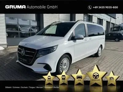 Gebraucht Mercedes V220 Style 163 PS (119 kW) 2025 Weiss Van / Kleinbus