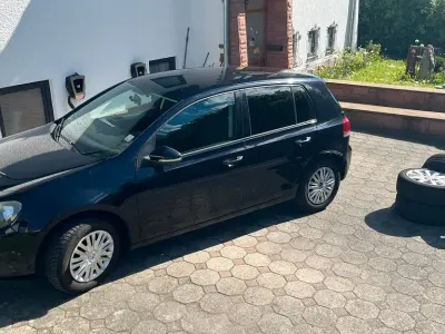Käytetty VW Golf VII Comfortline 105 HP (77 kW) 2012 Musta Sedan