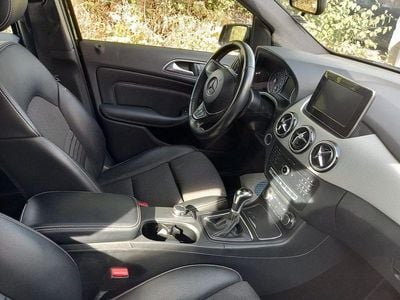 Gebraucht Mercedes B180 122 PS (89 kW) 2015 Schwarz Van / Kleinbus