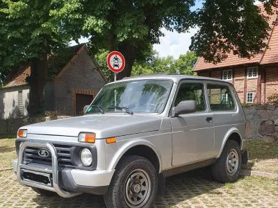 Gebraucht Lada Urban 83 PS (61 kW) 2017 Grau SUV