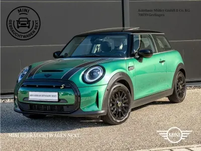 Gebraucht Mini Cooper 135 kW (184 PS) 2023 British racing green metallic (metallic) Kleinwagen