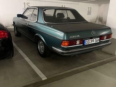 Gebraucht Mercedes 230 136 PS (100 kW) 1981 Schwarz Coupé