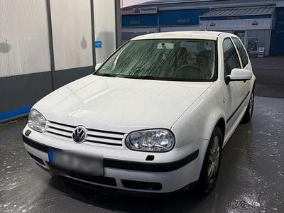 Gebraucht VW Golf IV 75 PS (55 kW) 2001 Weiß Kleinwagen