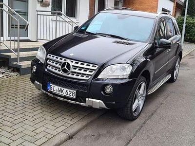 Gebraucht Mercedes ML500 387 PS (284 kW) 2010 Schwarz SUV