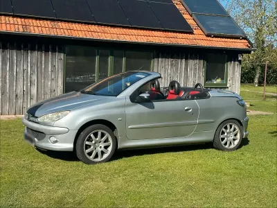 Gebraucht Peugeot 206 CC 110 PS (80 kW) 2006 Silber Cabrio