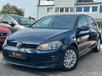 Second-hand VW Golf VII Trendline 105 CP (77 kW) 2013 Albastru Berlinǎ