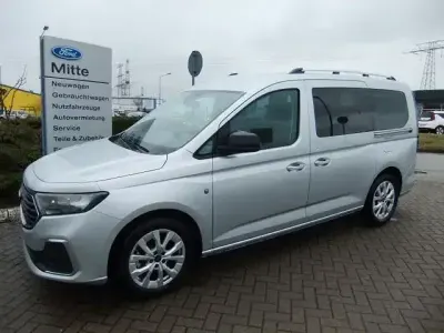 Gebraucht Ford Grand Tourneo Connect Titanium 116 PS (85 kW) 2025 Silber Van / Kleinbus