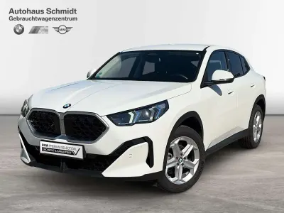 Gebraucht BMW X2 Sport Line 150 PS (110 kW) 2025 Alpinweiß uni SUV