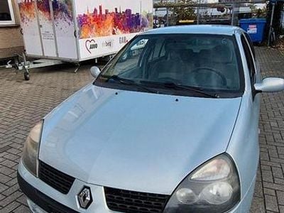 Gebraucht Renault Clio II 101 PS (74 kW) 2005 Silber Limousine