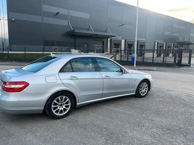 Silber Gebraucht 2011 Mercedes E220 Limousine | 6.850 € (Superpreis)