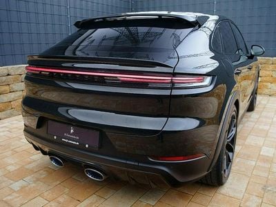 Schwarz Gebraucht 2024 Porsche Cayenne Turbo E-Hybrid SUV | 194.890 € (Teuer)