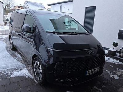 Gebraucht Hyundai Staria Signature 177 PS (130 kW) 2024 Blau Van / Kleinbus