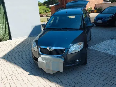 Gebraucht Skoda Roomster Comfort 86 PS (63 kW) 2010 Grau Van / Kleinbus